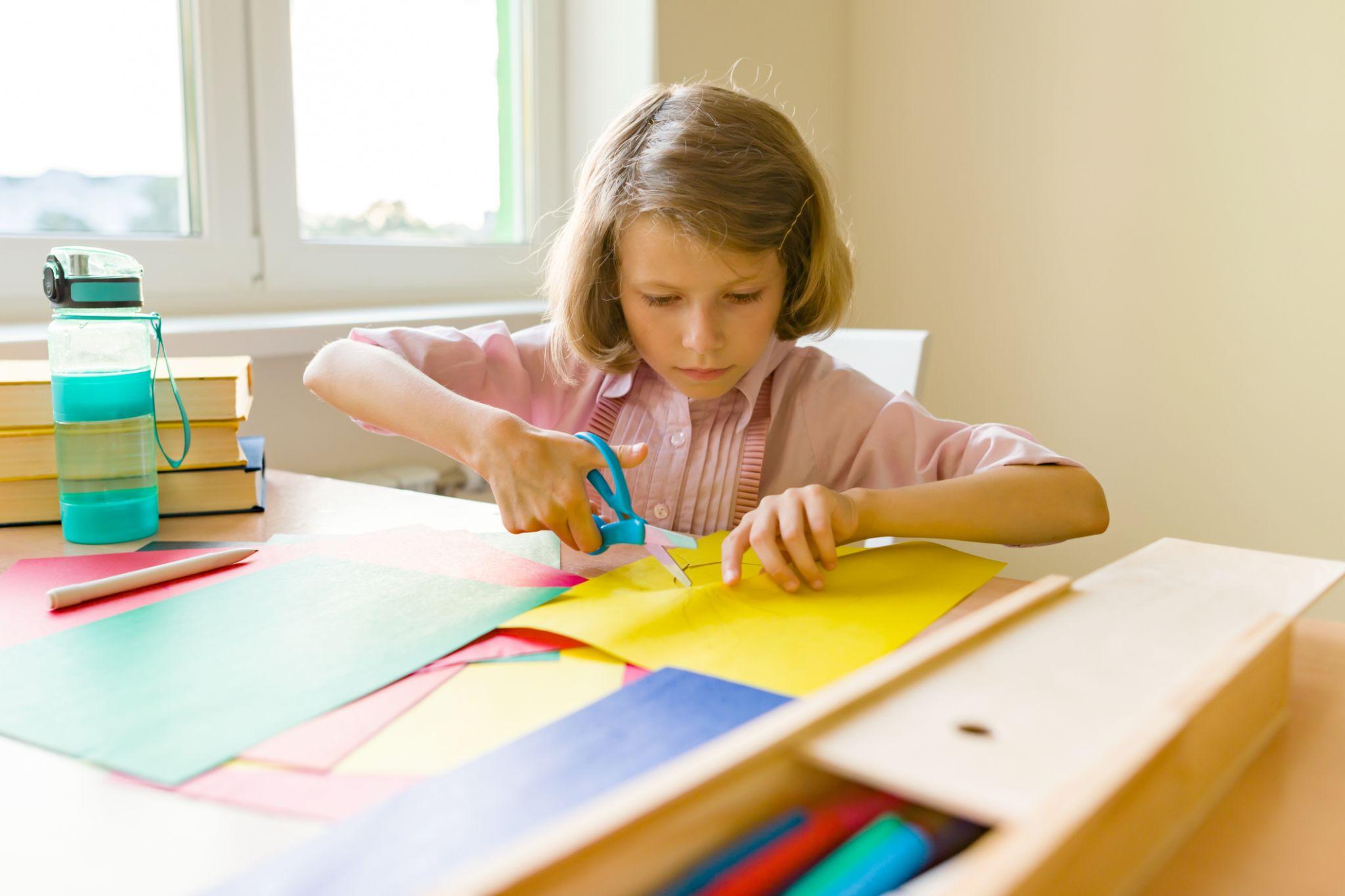 girl-using-scissors